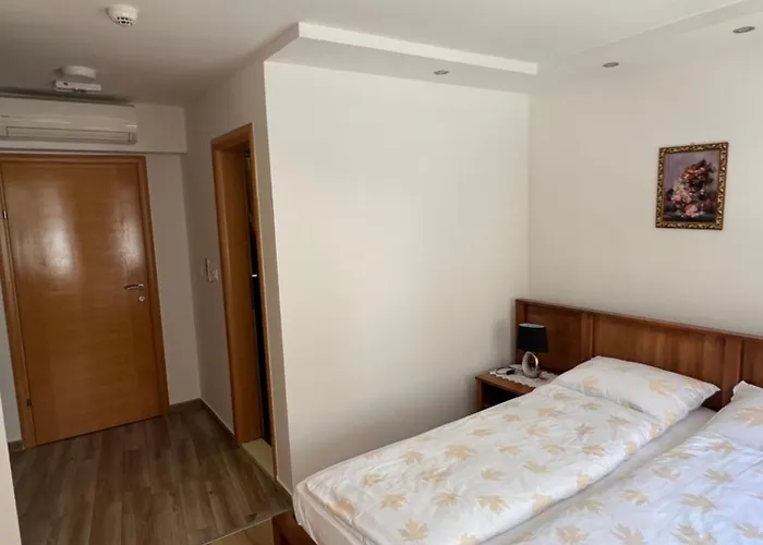 汽车旅馆 Monte Rosa 莫斯塔尔